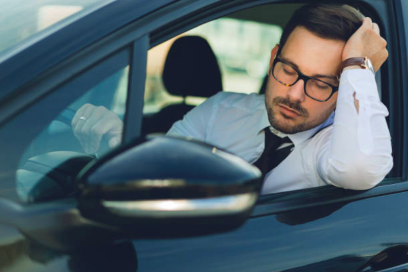 居眠り運転を防止する方法を紹介！悲惨な交通事故を起こす前に対応する方法とは